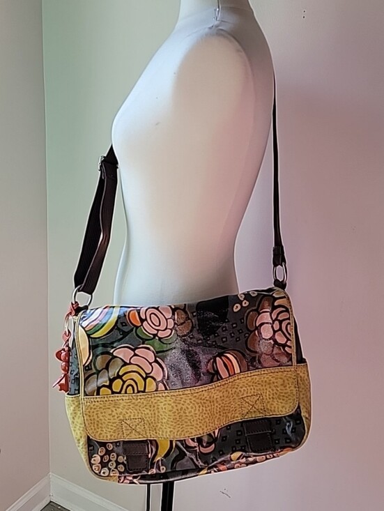 Fossil Handbags - FOSSIL Key Per Gray Canvas Coated Glossy Flower Scene Messenger Laptop Bag